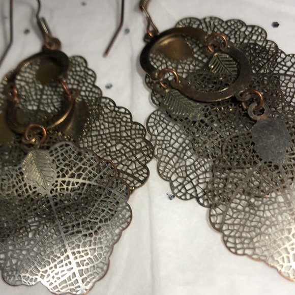 Earrings feathery light and filigree dangled layered look - Picture 5 of 5